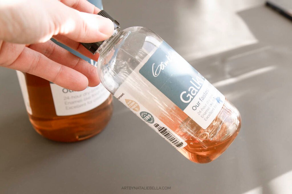 Galkyd Oil Painting Medium Becomes Viscous and Dries Out in the Bottle with Time